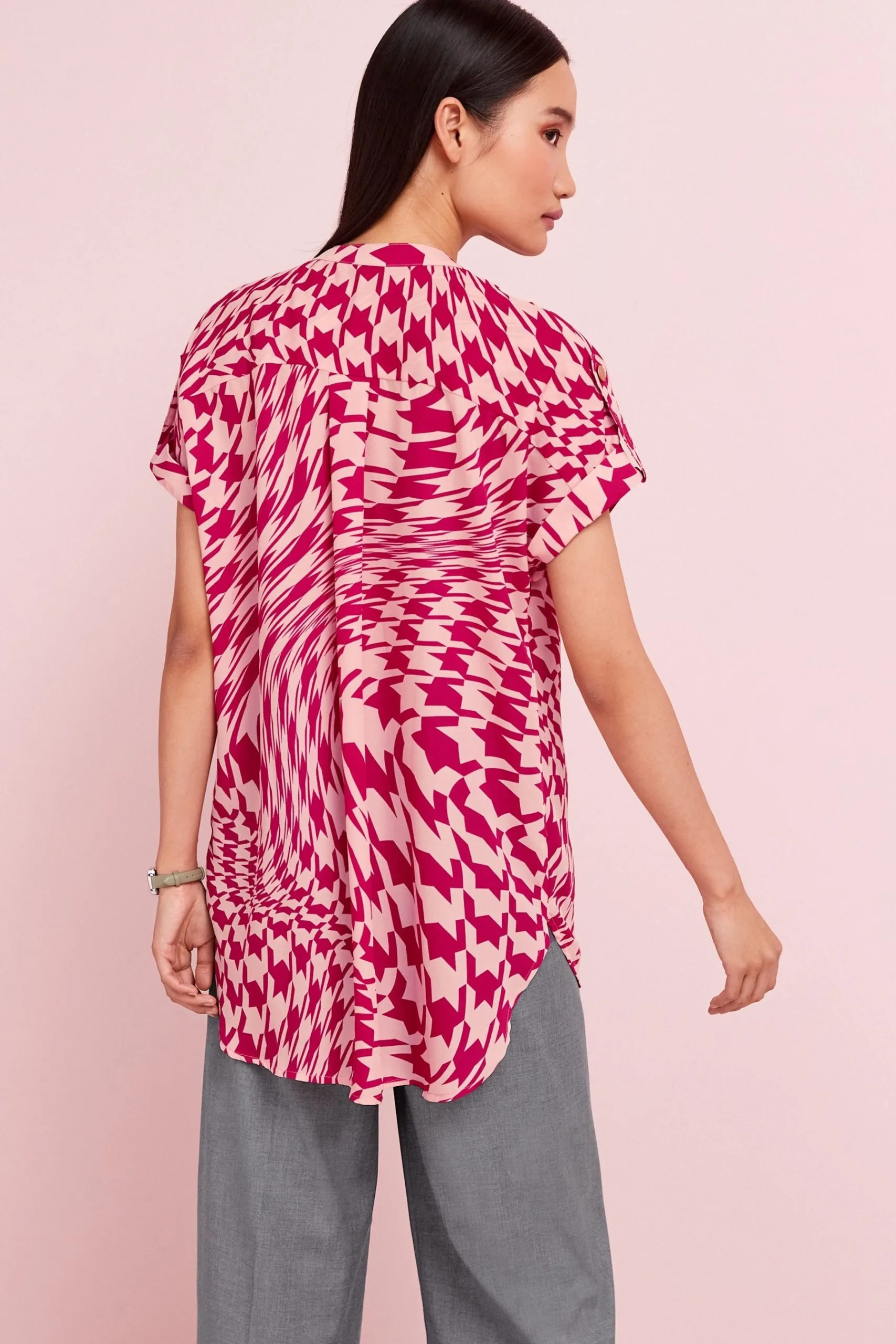 Next Overhead Longline Short Sleeve V-Neck Blouse 5 Next Overhead Longline Short Sleeve V-Neck Blouse - Image 3